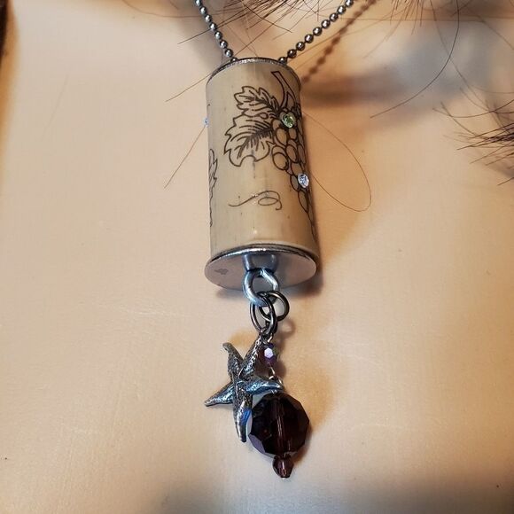 🔺️Wine Cork & Starfish Charm Necklace - Picture 4 of 6